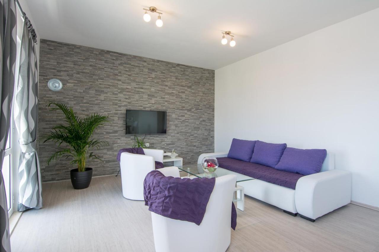 Lux Apartman S Pogledom Na More تروغير المظهر الخارجي الصورة