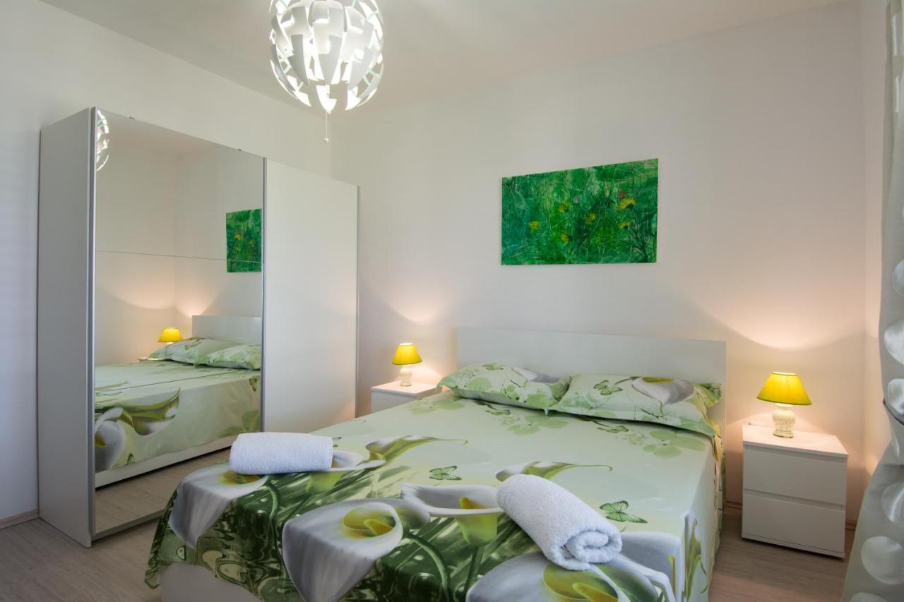 Lux Apartman S Pogledom Na More تروغير المظهر الخارجي الصورة