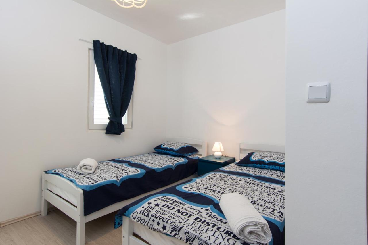 Lux Apartman S Pogledom Na More تروغير المظهر الخارجي الصورة